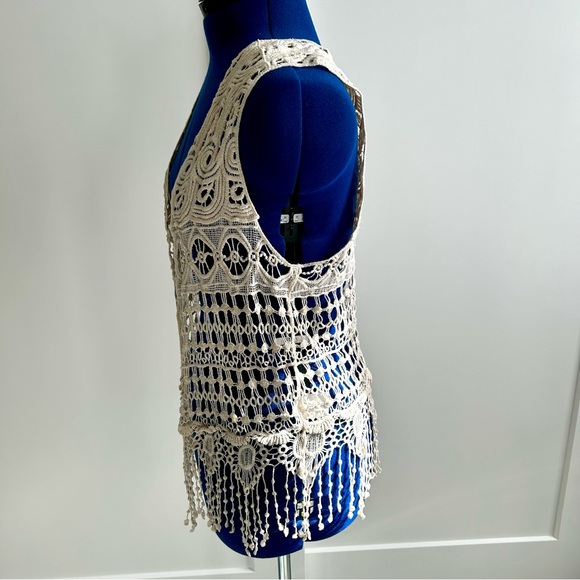 COLLECTIVE CONCEPTS macramé-like vest. Size small, EUC. - Picture 3 of 15